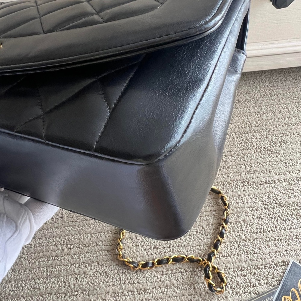 Chanel Black and Gold Crossbody Bag with Quilted Leather - Picture 8 of 17